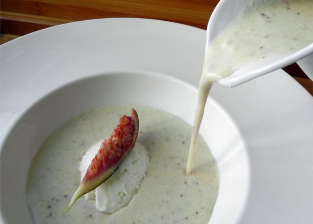 Sorbete de ajoblanco y coco