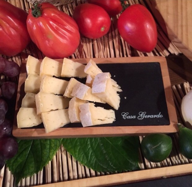 Vajillas de pizarra. Tabla de aperitivos.