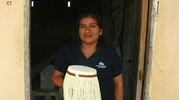 %22Si usted consigue una paja mucho más larga es mejor, porque esa paja no se corta muy rápido y le alcanza desde el armado hasta terminar el sombrero.