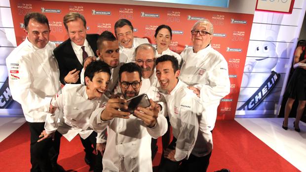 Cocineros españoles en la gala de la Guía Michelin de noviembre de 2015. (EFE)