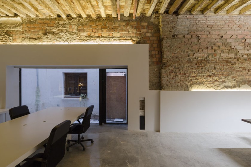 estudio-san-jeronimo-retroiluminacion