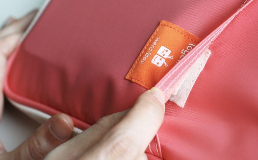 Orden en el bolso: Aquí tienes el belcro.