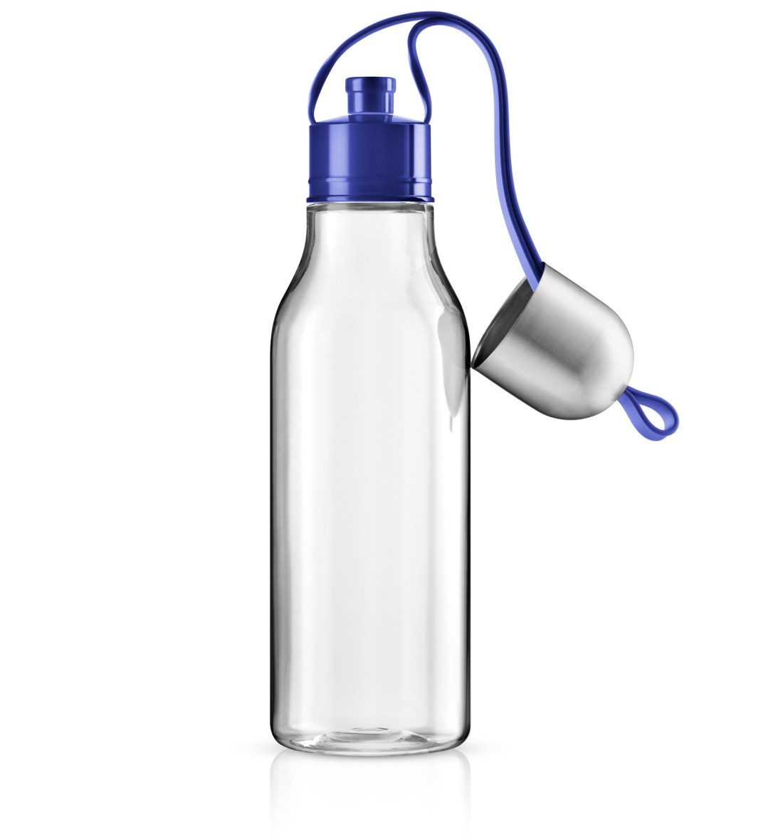 Y finalmente la botella de agua. Hay muchos formatos, he elegido este pero tu elige tu mejor opción. No olvides como te he recomendado en mi anterior post hidratarte lo necesario. Foto: nordika.mx