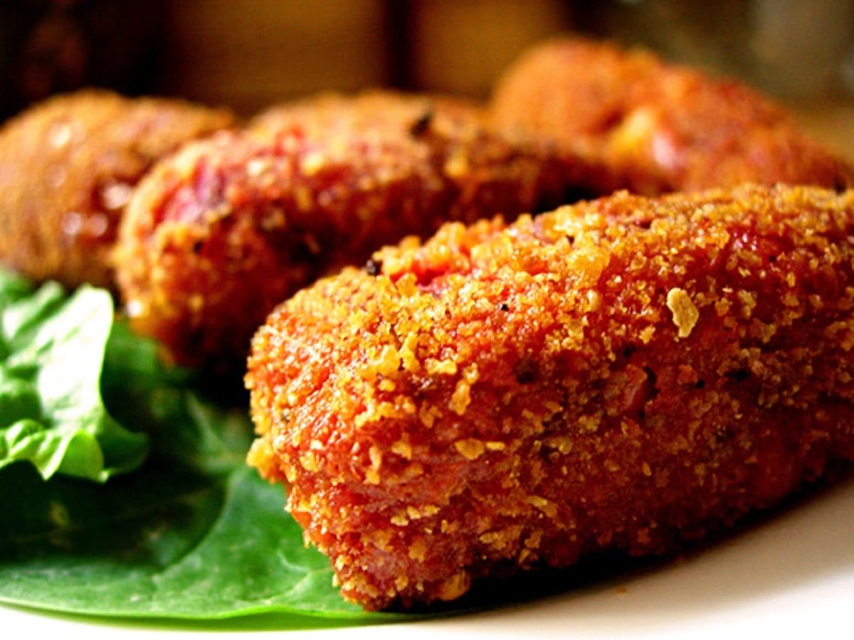 Reciclar las sobras de Navidad haciendo unas suculentas y calentitas croquetas con una buena ensalada en plan detox. Foto: Pinterest